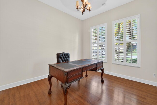 Building Photo - 854 SW St Tropez Ct
