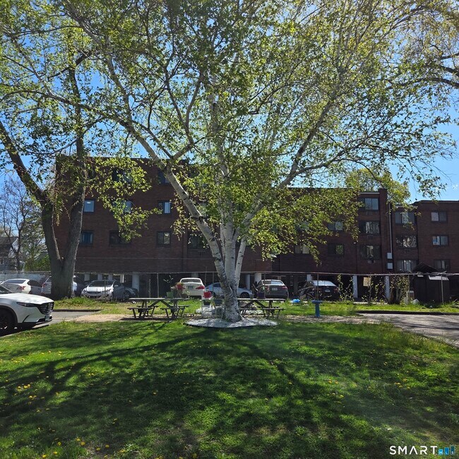 Building Photo - 52 Atwood St