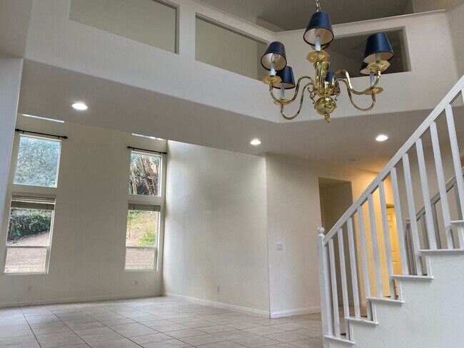 Building Photo - Desirable 5br3 car garage executive home b...