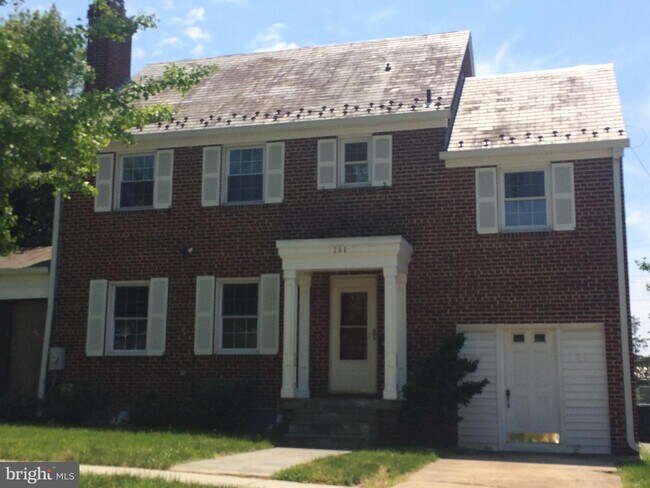 Building Photo - 1208 Tewkesbury Pl NW