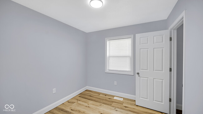 Building Photo - 3925 N Drexel Ave