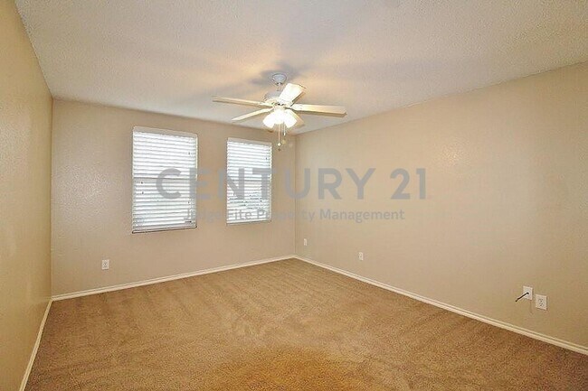 Building Photo - Wonderful 3/2/2 in CROWLEY ISD For Rent!