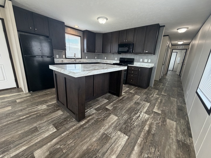 Building Photo - 38019 Leverette Ave