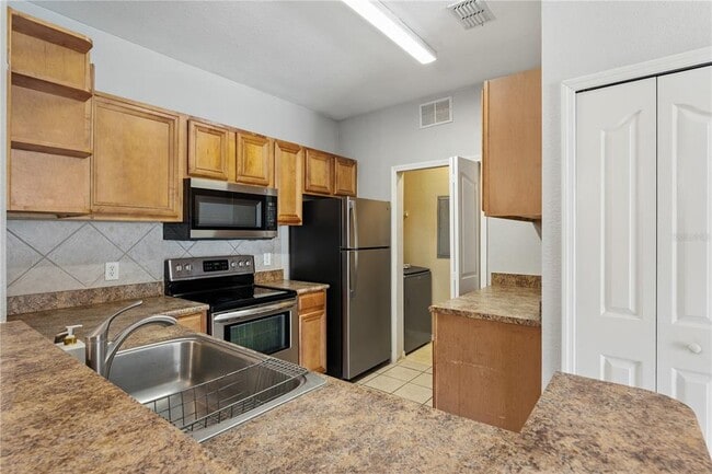 Building Photo - 6153 Metrowest Blvd