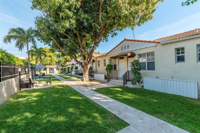 Building Photo - 814 Lenox Ave.