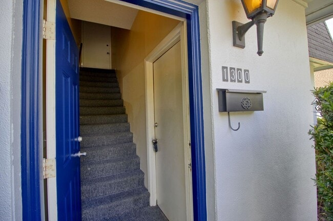 Building Photo - 1300 E Muriel St