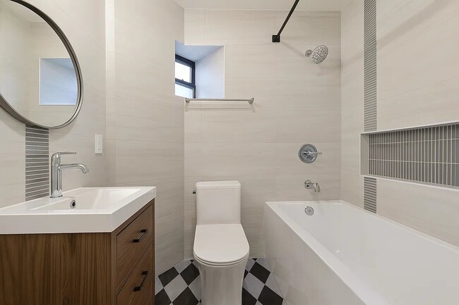 Building Photo - 524 W 134th St