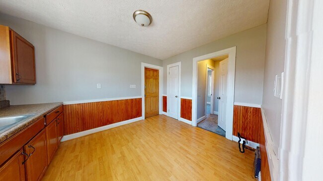 Building Photo - 6711 Dartworth Dr