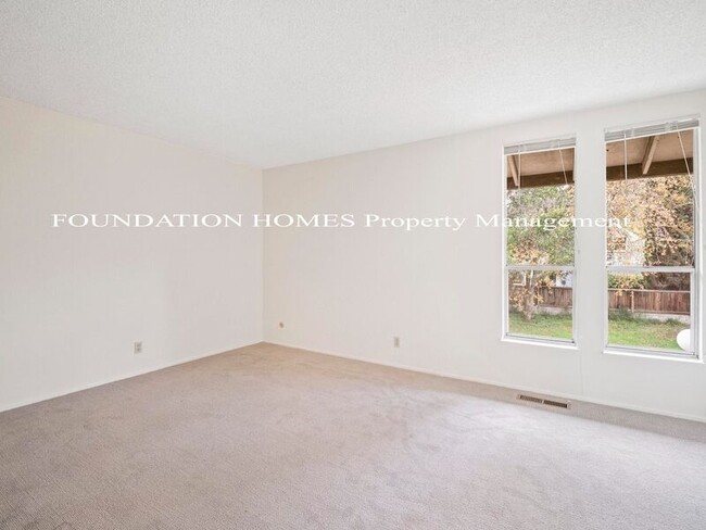 Building Photo - 67 Roundtree Blvd