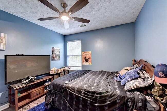 Building Photo - 3680 Oak Park Dr