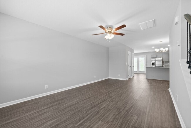 Building Photo - 2 Bedroom Condo For Rent Near Madison Street!