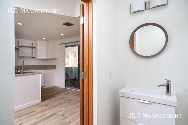 Building Photo - 3333 Reynard Way