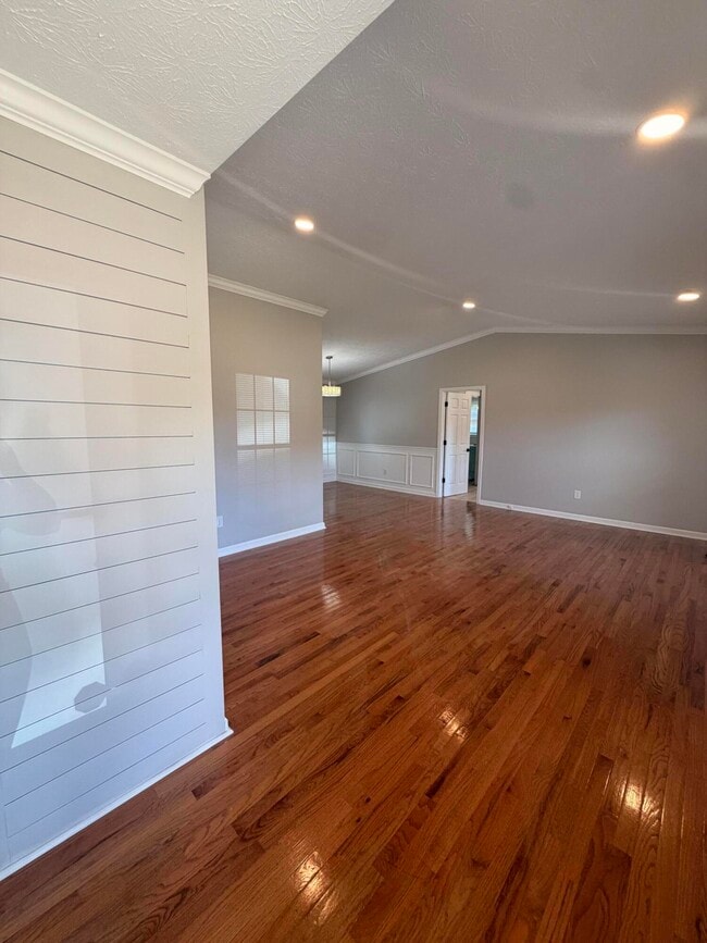 Building Photo - 407 Quail Run Rd