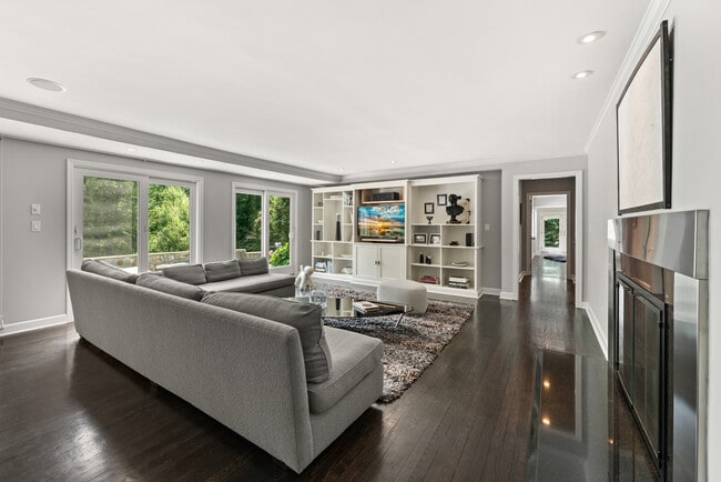 Building Photo - 117 Tobys Ln
