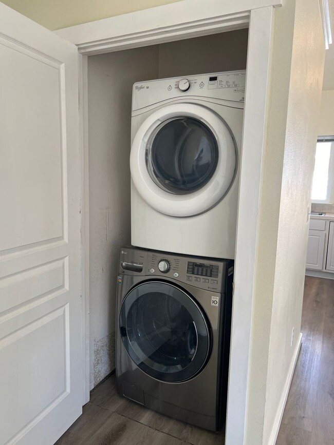 Building Photo - Coming soon! 3 bed single family home on a...
