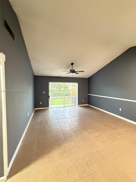 Building Photo - 4057 NW 87th Ave