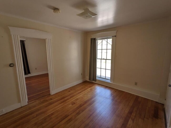 Building Photo - 37 St Paul St