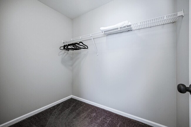 Building Photo - 11 Cobblestone Dr NW