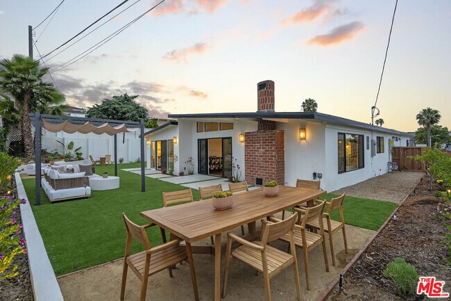 Building Photo - 4600 Don Quixote Dr