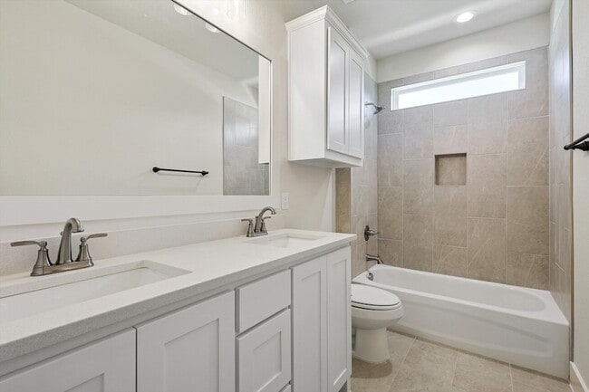 Building Photo - 510 Woodside Trl