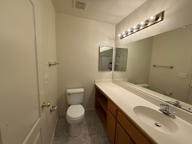 Building Photo - Single Story home in Sylvan School District!