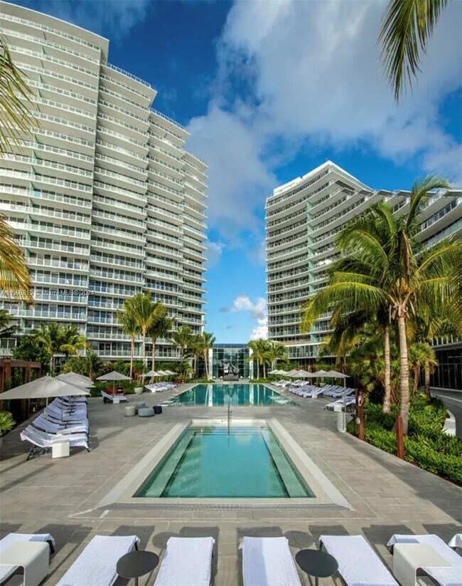 Building Photo - 2200 N Ocean Blvd