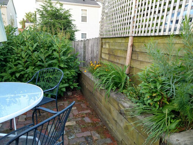 Building Photo - 3234 Dobson St