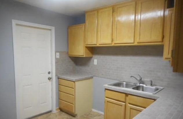 Building Photo - 1617 Cambridge Dr