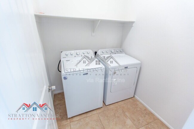 Building Photo - 9096 N 97th Dr