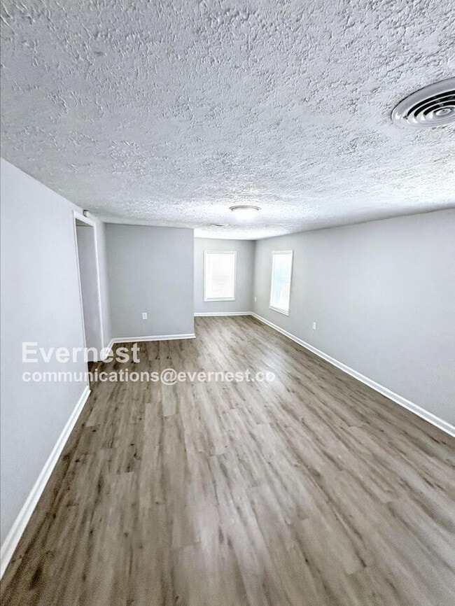 Building Photo - 908 Davis St