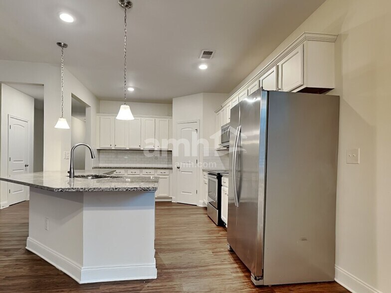 Building Photo - 1512 Weatherbrook Cir