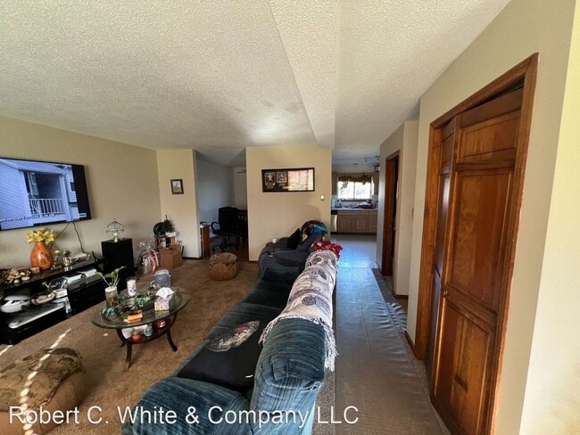 Building Photo - 2 br, 1.5 bath House - 33 Sherman Lane