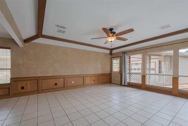 Building Photo - 14911 Sun Harbor Dr