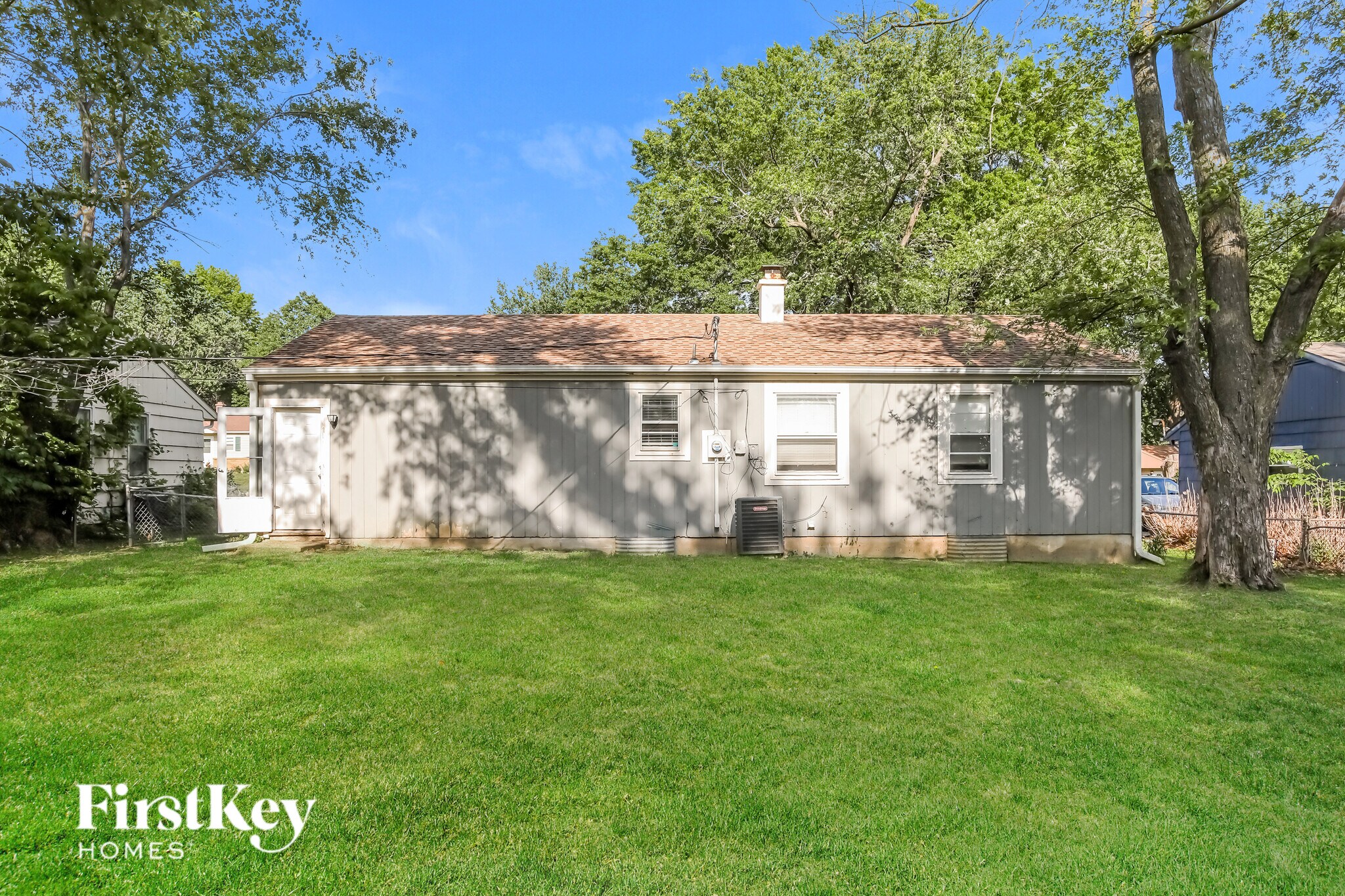 Building Photo - 6004 Farley Ave