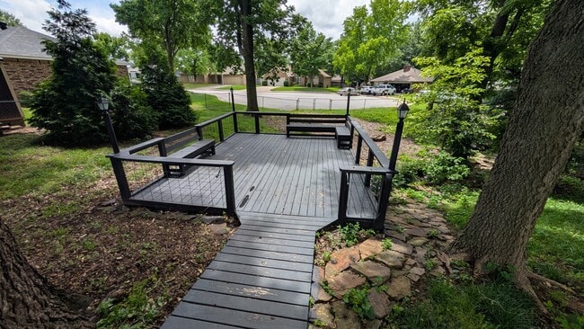 Building Photo - 3065 N Quail Creek Dr
