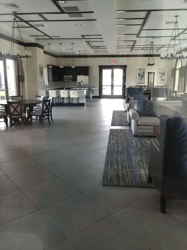 Building Photo - 6 bedroom/6 bath Dr. Phillips Home