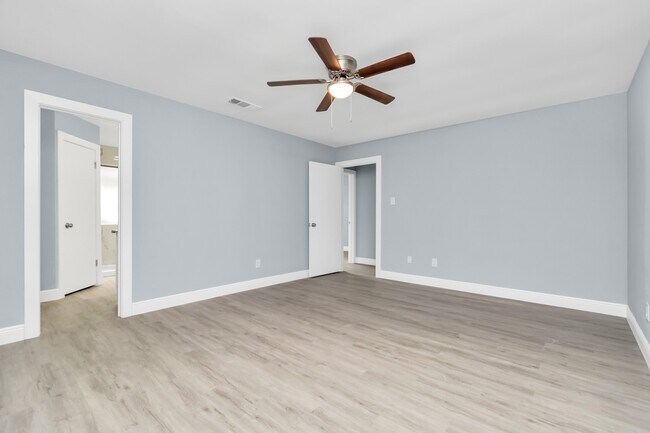 Building Photo - 3514 Summit Ln