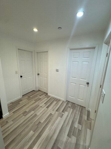 Building Photo - 126 S Humboldt St