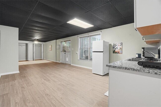 Building Photo - 2785 Shoemaker Ln