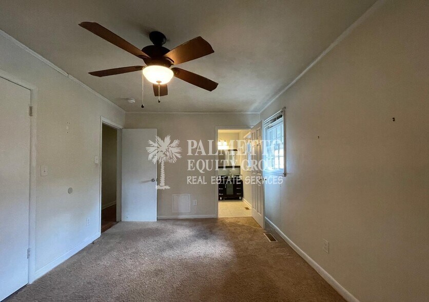 Building Photo - 2409 W Cornwallis Dr