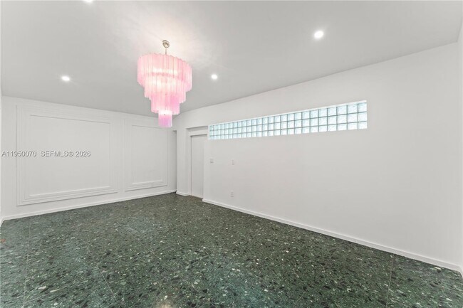 Building Photo - 1250 NE 87th St