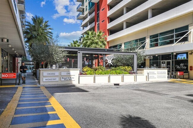 Building Photo - 1208 E Kennedy Blvd