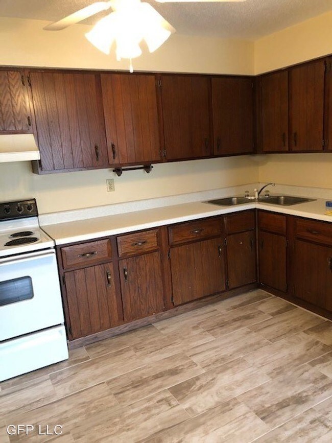 Building Photo - 1110 E 2nd Ave