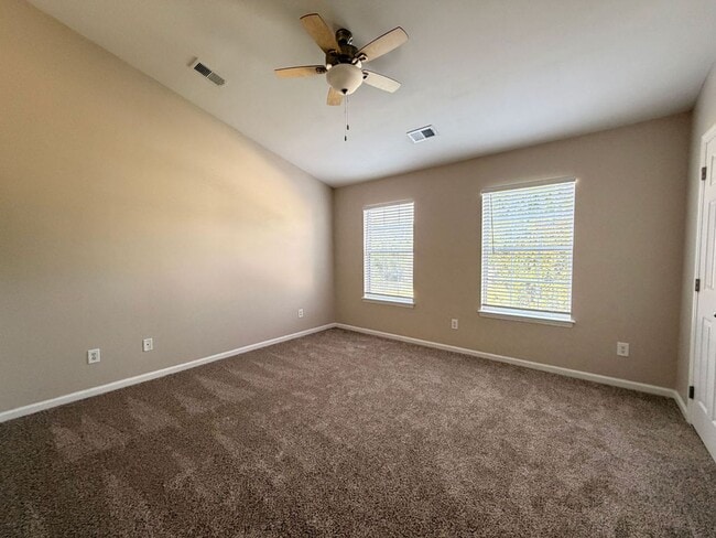 Building Photo - Available now. Beautiful, FULLY REMODELED 3 BR/2.5 BA Home in Tanner Plantation!