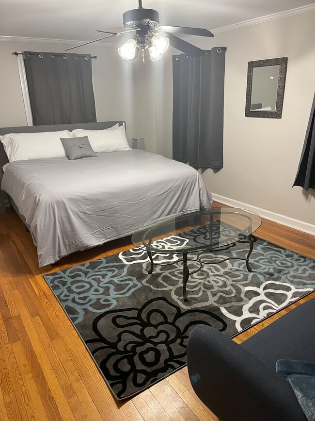 Building Photo - 1738 E Broad St