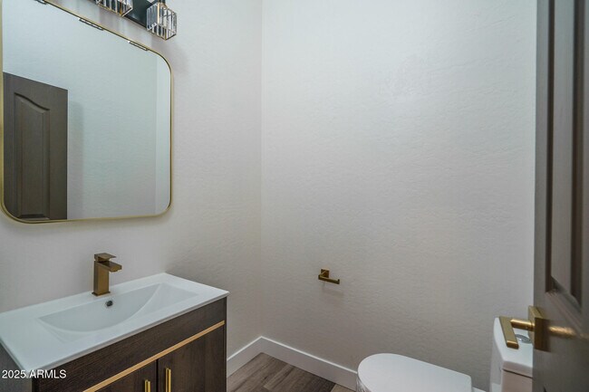 Building Photo - 4609 E Pinnacle Vista Dr
