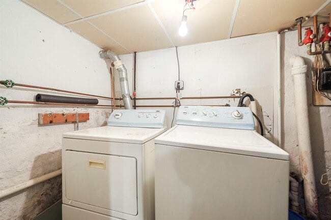 Building Photo - 237 73RD St