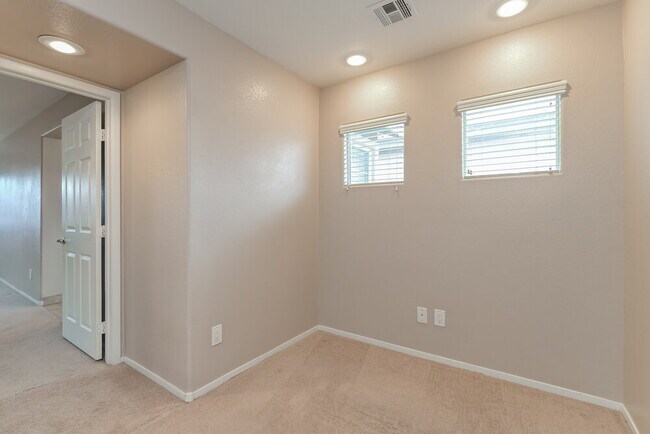 Building Photo - 9277 Lost Shanty Ct