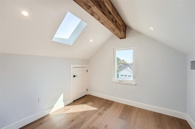 Building Photo - 1707 Perez St