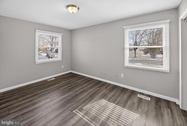 Building Photo - 55 Ember Ln